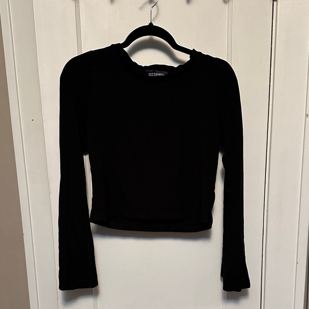 Kittenish Black Long Sleeve Crop Top